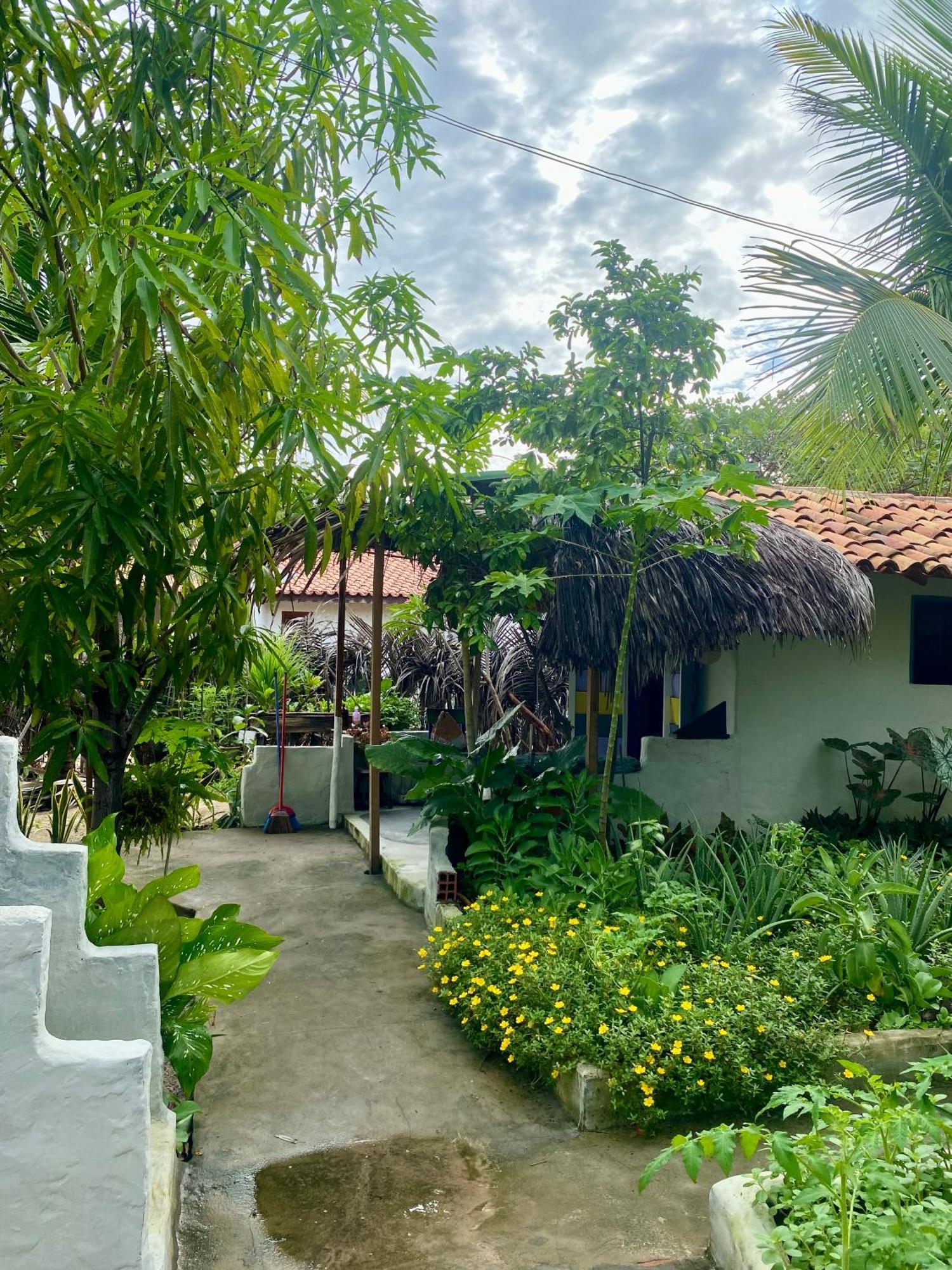 ホテル Casa Acquamarina アチンス エクステリア 写真